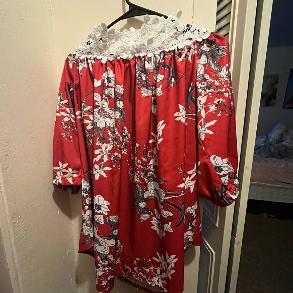 Shein off shoulder lace top. Beautiful flower print! Size 3x, fits like